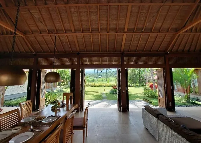 Bukit Temawang Near Sidemen And Mount Agung